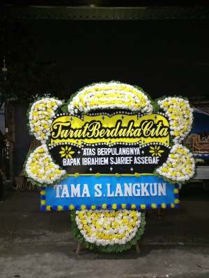 Papan Bunga Duka di Poyowa Besar Dua